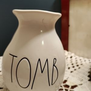 Raw Dunn Tomb Jar
